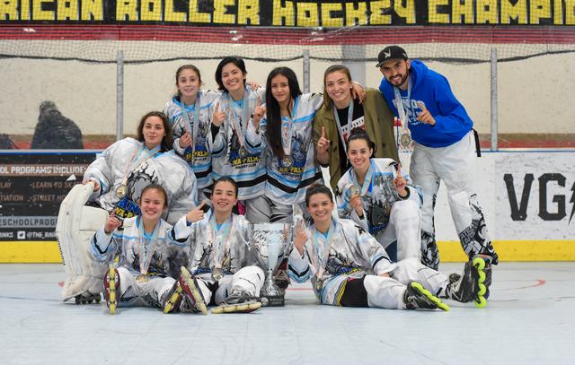 Women's Gold Champions - Rinos Na Palm